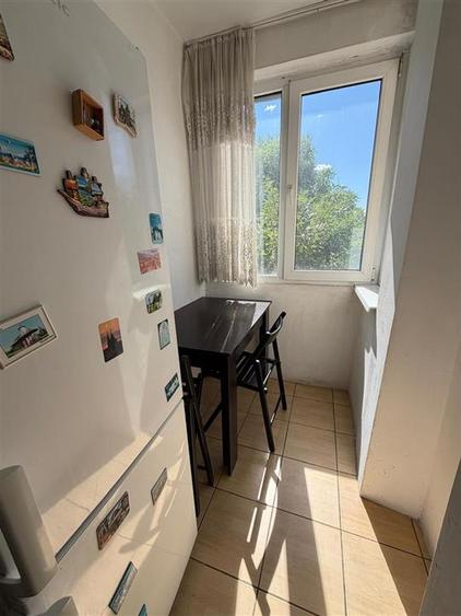 Apartament cu 2 camere decomandat în Podu Roș
