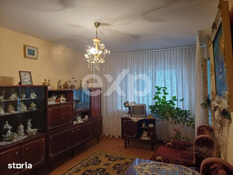 Apartament cu 3 camere decomandat în Central