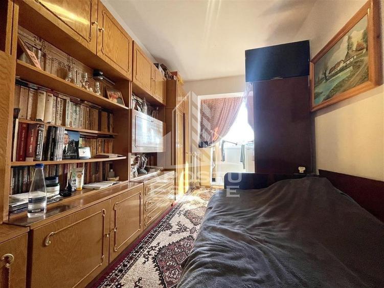 Apartament cu 3 camere semidecomandat în Șagului