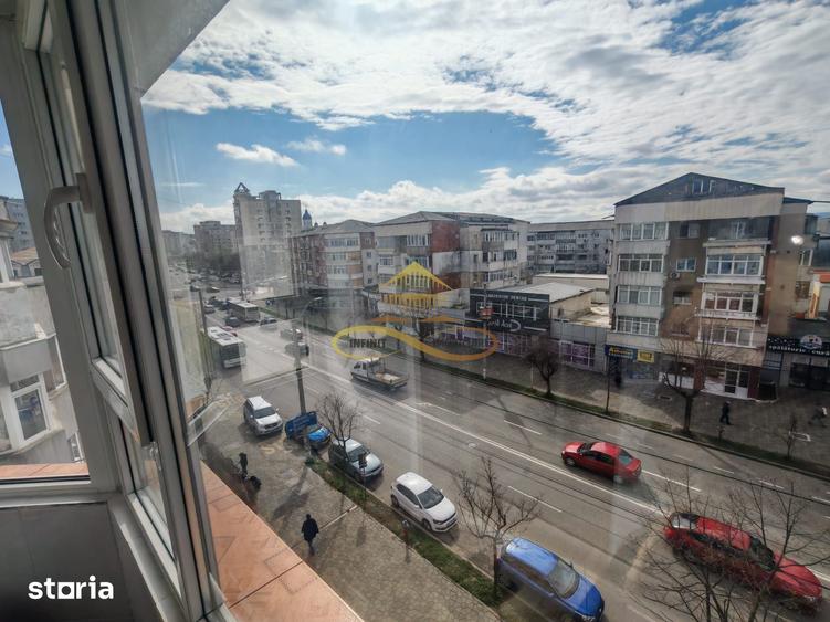 Apartament cu 3 camere decomandat în Dofteana