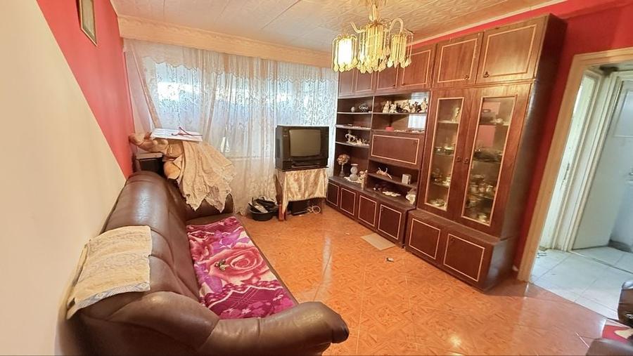 Apartament cu 3 camere decomandat în Independenței