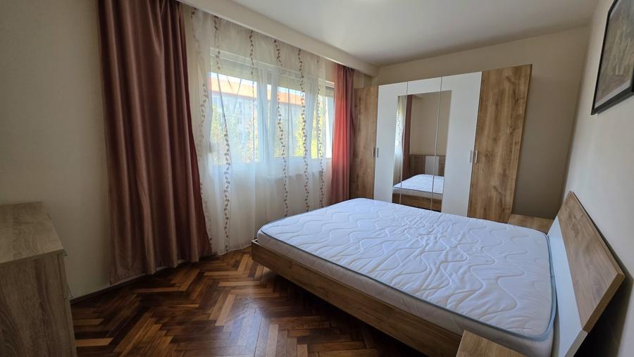 Apartament cu 3 camere semidecomandat, mobilat în Circumvalațiunii