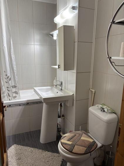 Apartament cu 2 camere decomandat în Școlilor