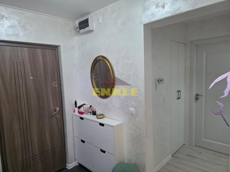 Apartament cu 3 camere decomandat în Central