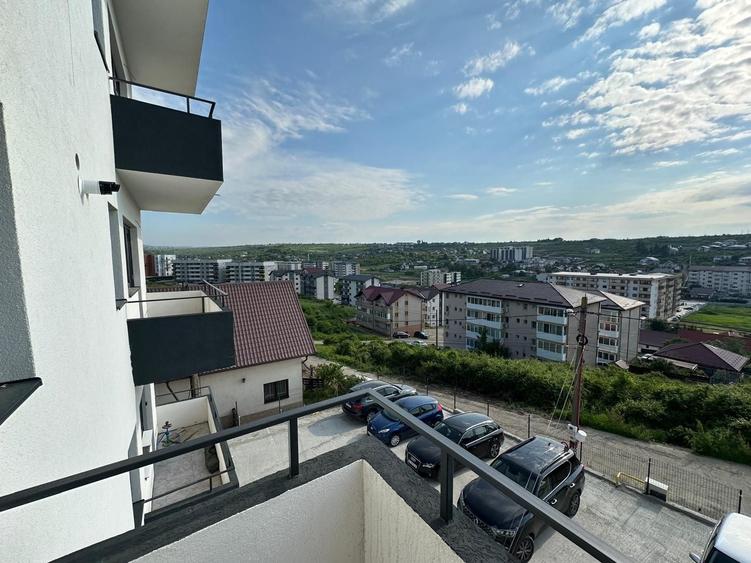 Apartament cu 2 camere semidecomandat în Bucium