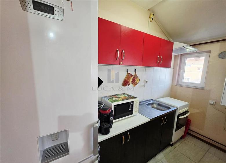 Apartament cu 2 camere semidecomandat în Girocului