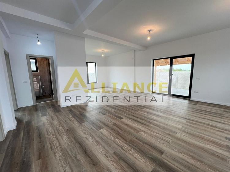 Casă individuală cu 3 camere decomandat cu Canalizare în Berceni