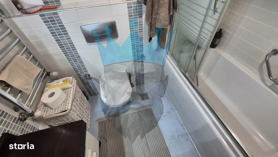 Apartament cu 3 camere, mobilat în Tei