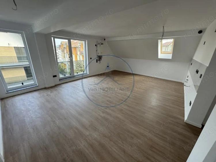 Apartament cu 3 camere semidecomandat în Central