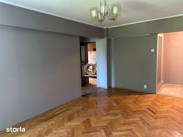 Apartament cu 3 camere semidecomandat în Ultracentral