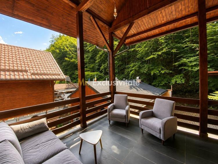 Casă individuală cu 7 camere cu Canalizare în Moara de Pădure