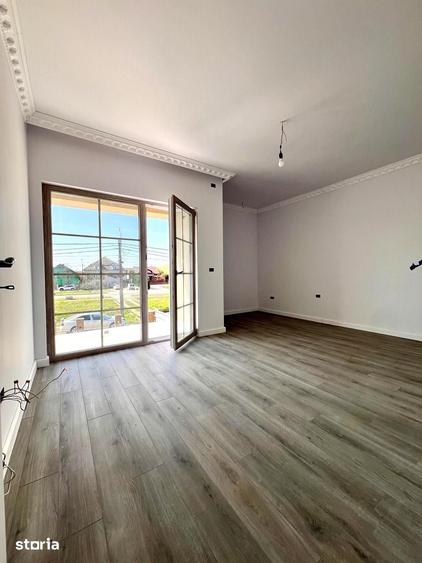 Casă cu 5 camere cu Teren 1000 Mp în Sânandrei