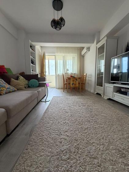 Apartament cu 2 camere decomandat, mobilat în Calea Moldovei