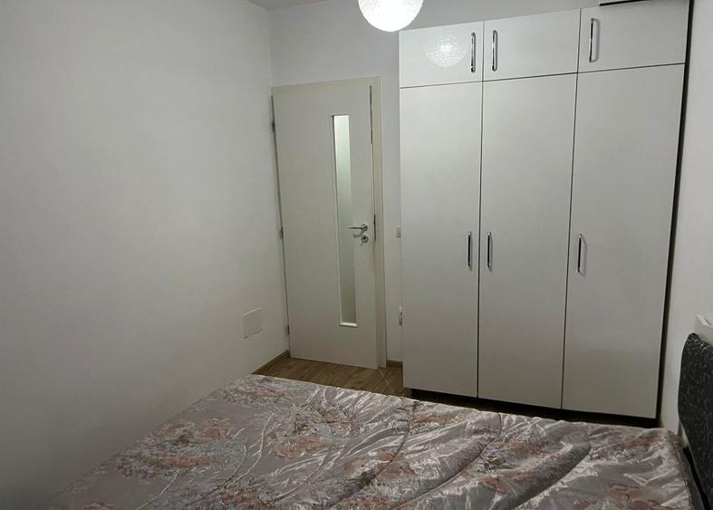 Apartament cu 3 camere decomandat în Exterior Vest