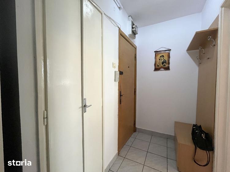 Apartament cu 2 camere semidecomandat, mobilat în Tipografilor
