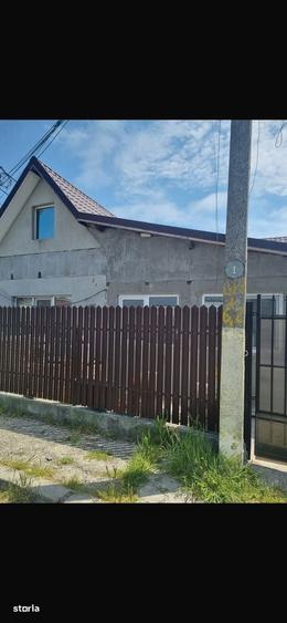 Casă cu 3 camere cu Teren 250 Mp în Central