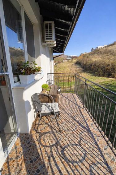 Apartament cu 3 camere decomandat în Florești