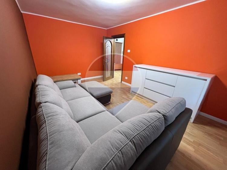 Apartament cu 2 camere decomandat, mobilat în Central