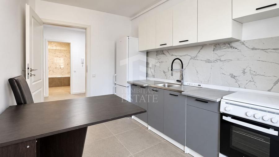 Apartament cu 2 camere decomandat, mobilat în Central