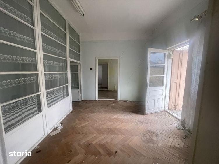 Casa de vanzare batraneasca pe teren 401mp - 2