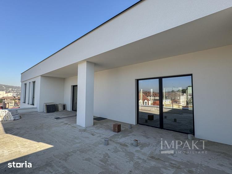 Spațiu comercial, de 1,600 mp, în P-ța Mihai Viteazul