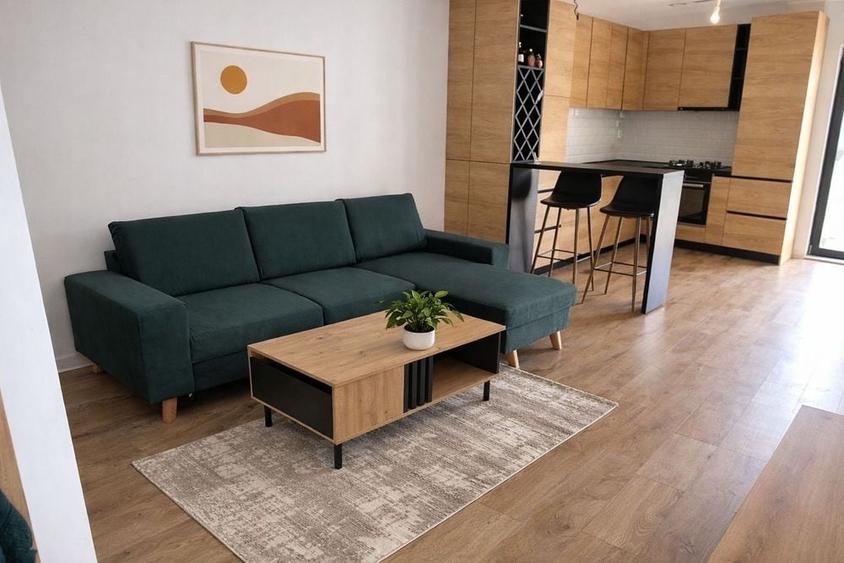 Apartament cu 3 camere decomandat, mobilat în Exterior Vest