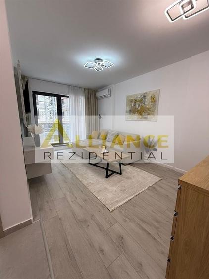 Garsonieră decomandată în Central