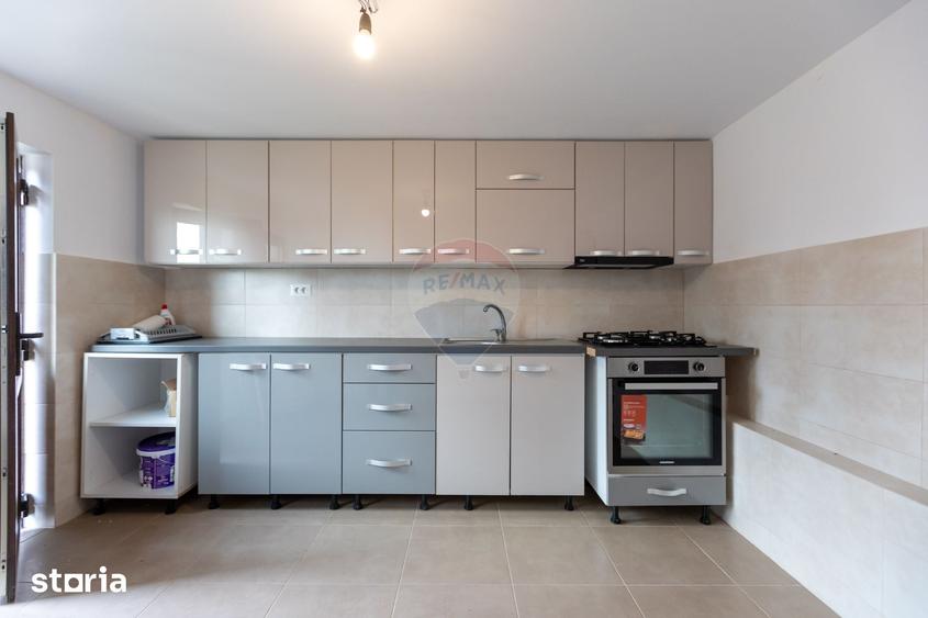 Casă cu 6 camere cu Teren 1710 Mp în Central