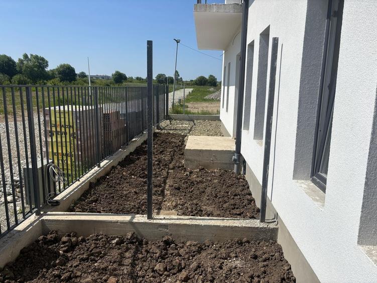 Duplex cu 4 camere cu Canalizare în Mohu