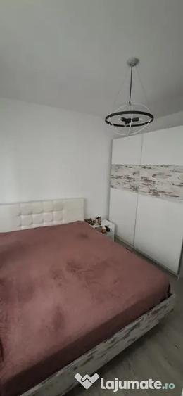 Apartament cu 3 camere decomandat în Bucium