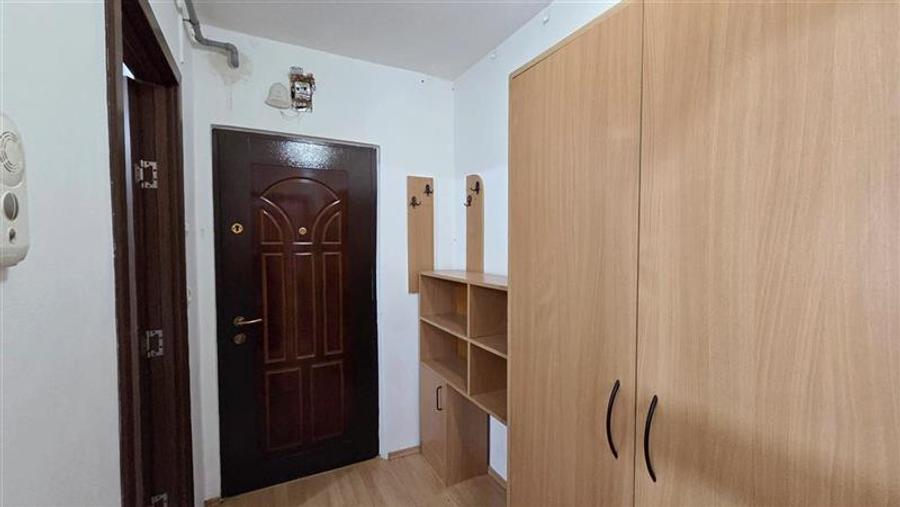 Garsonieră decomandată, mobilată în Steaua
