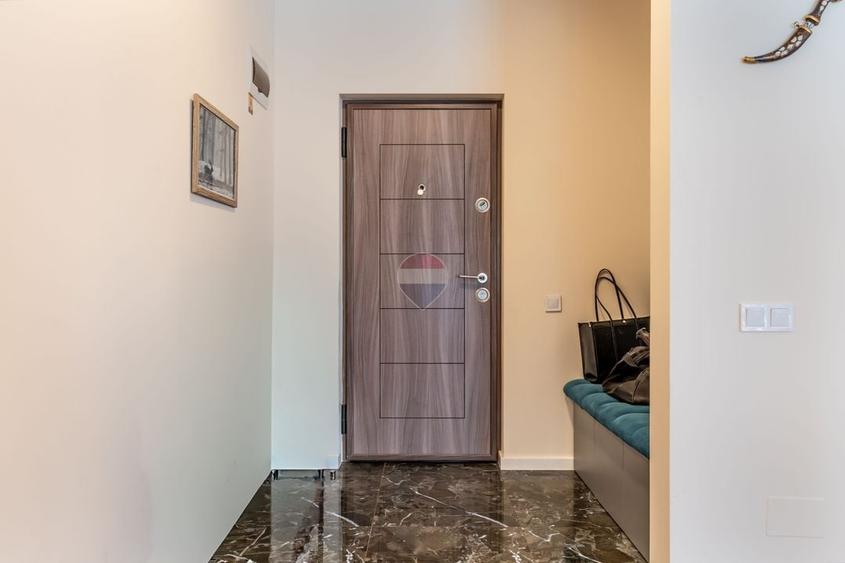 Apartament cu 2 camere semidecomandat, mobilat în Bună Ziua
