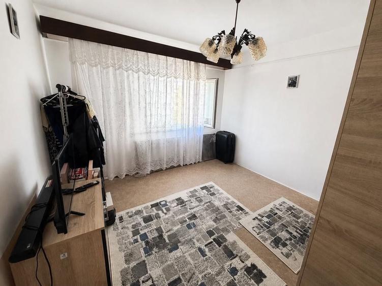 Apartament cu 2 camere decomandat, mobilat în Radu Negru