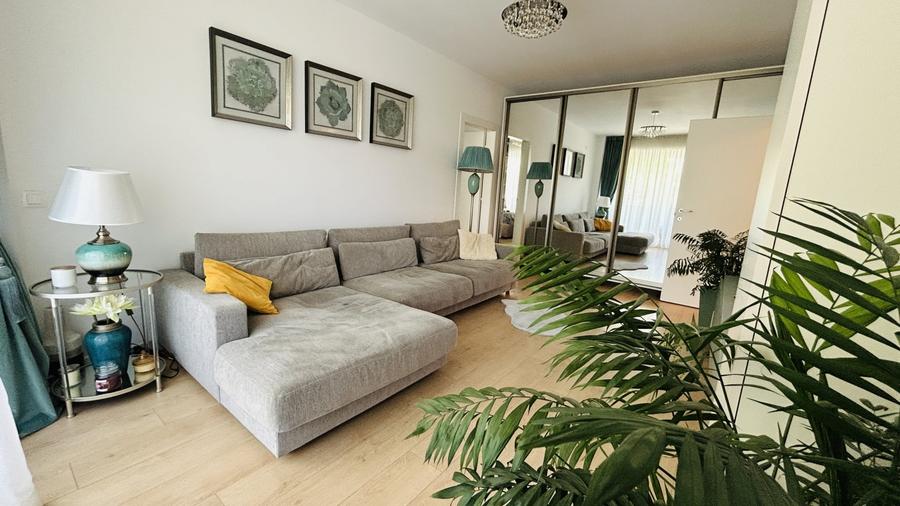 Apartament cu 3 camere semidecomandat în Chitila