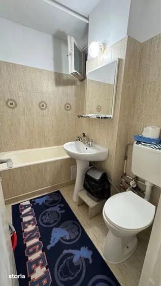 Apartament cu 3 camere decomandat în Dristor