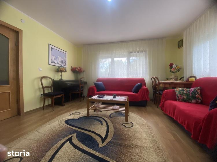 Casă cu 5 camere decomandat cu Teren 596 Mp în Central