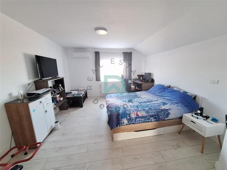 Casă individuală cu 5 camere cu Canalizare în Stupini