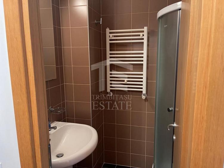 Apartament cu 3 camere decomandat, mobilat în Mihai Bravu