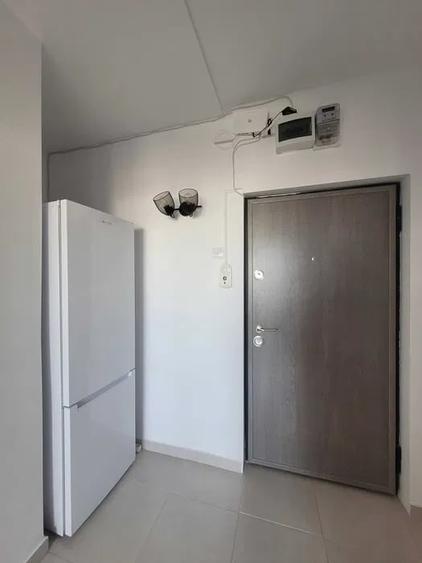 Apartament cu 2 camere semidecomandat, mobilat în 1 Mai