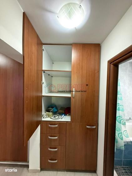 Apartament cu 3 camere decomandat în Alexandru Obregia