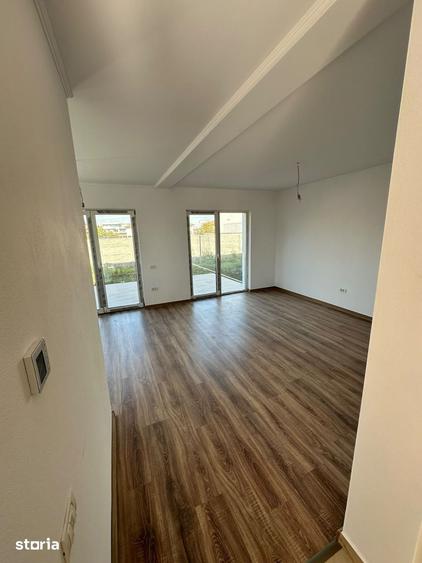 Casă cu 4 camere cu Teren 350 Mp în Săcălaz