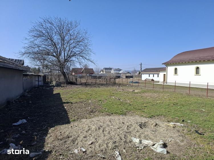 Teren de 1200 mp, în Săucești