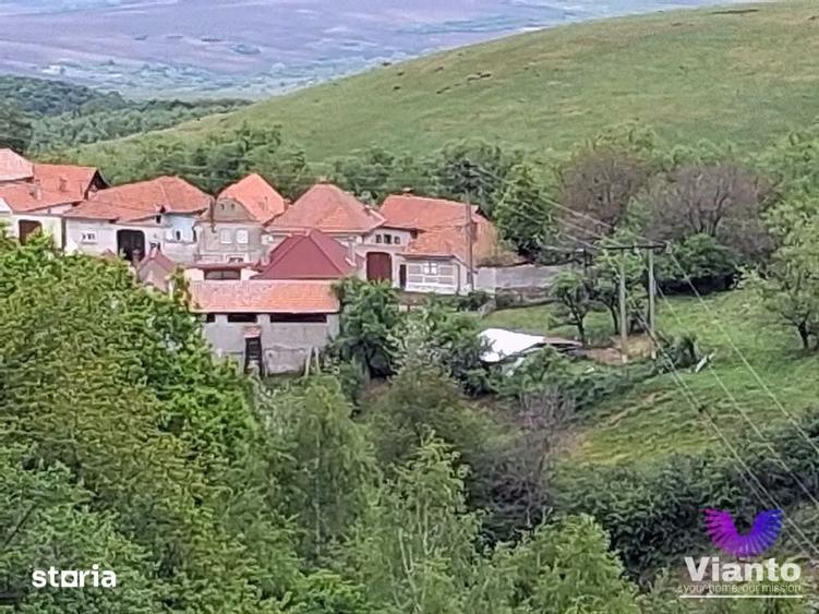 Casă cu 3 camere cu Teren 909 Mp în Poiana Sibiului