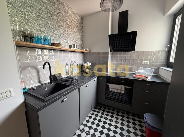 Apartament cu 4 camere decomandat, mobilat în Calea Victoriei