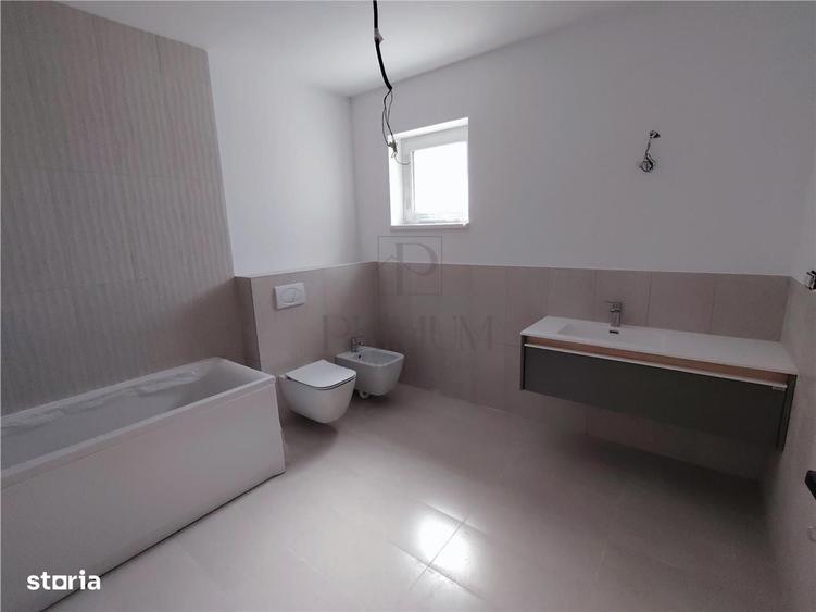 Casă cu 4 camere decomandat în Central