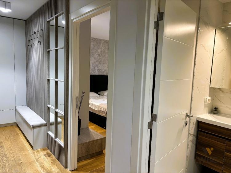 Apartament cu 3 camere decomandat, mobilat în Băneasa
