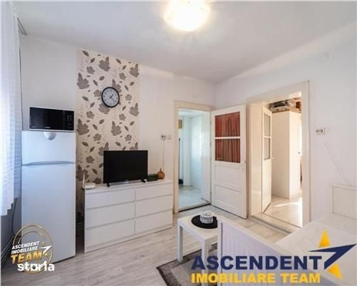 Casă cu 2 camere cu Teren 186 Mp în Simeria