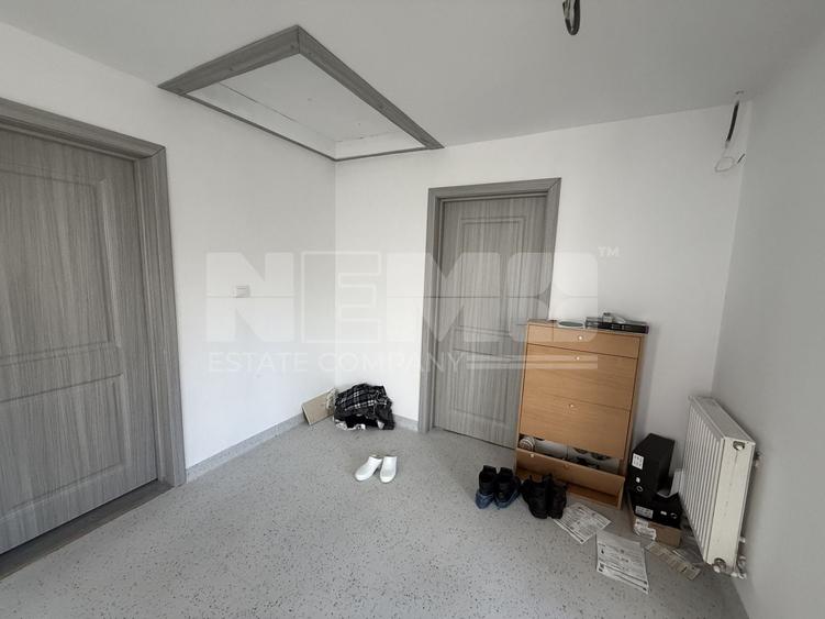 Casă individuală cu 6 camere cu Canalizare în Central