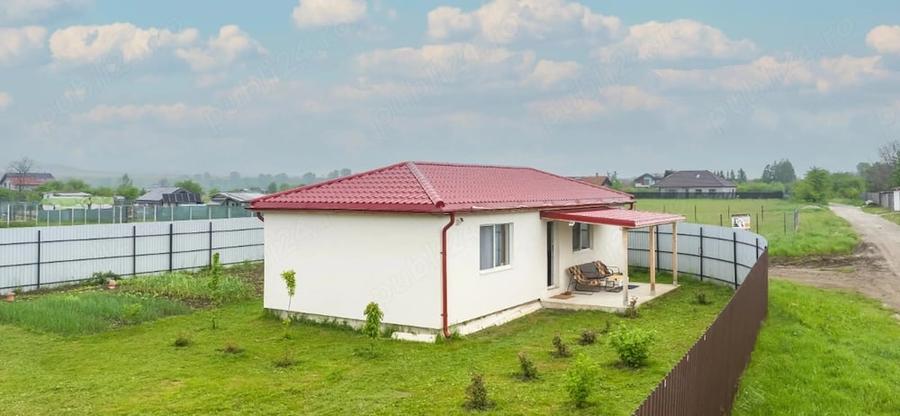 Casă cu 2 camere cu Teren 416 Mp în Exterior Vest