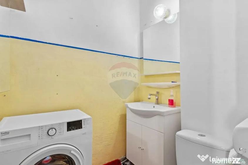 Apartament cu 3 camere semidecomandat în Polivalentă